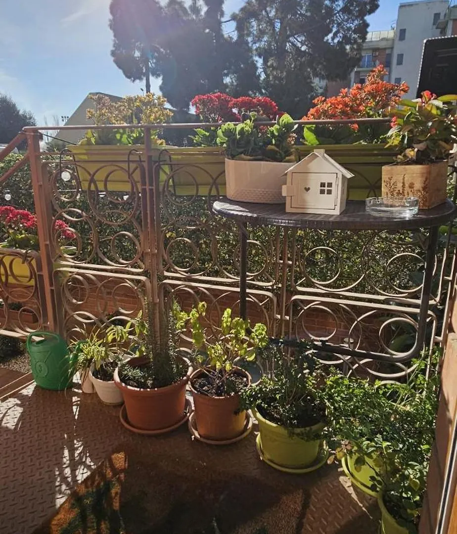 Habitación en casa particular Confortevole Stanza Privata In Grazioso Appartamento Con Giardino Cagliari